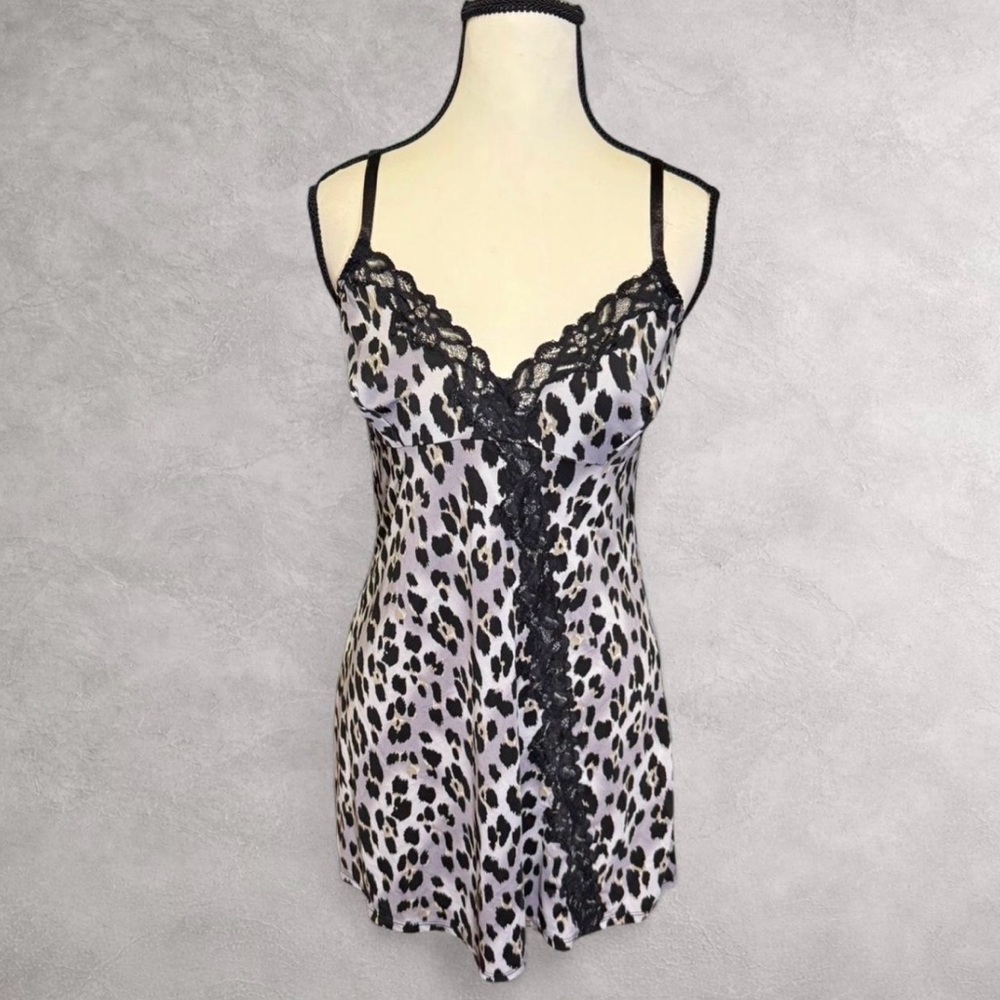 Marilyn Monroe Animal Print Chemise with Black‎ Lace